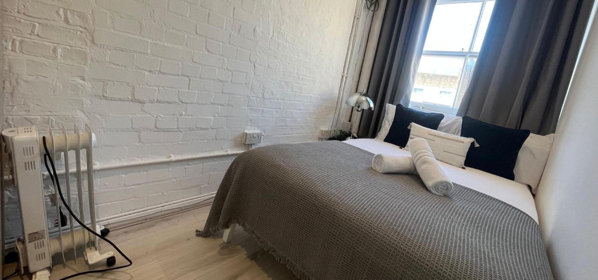 Nifty 2 Bedroom Flat In Goswell Rd Лондон Екстериор снимка